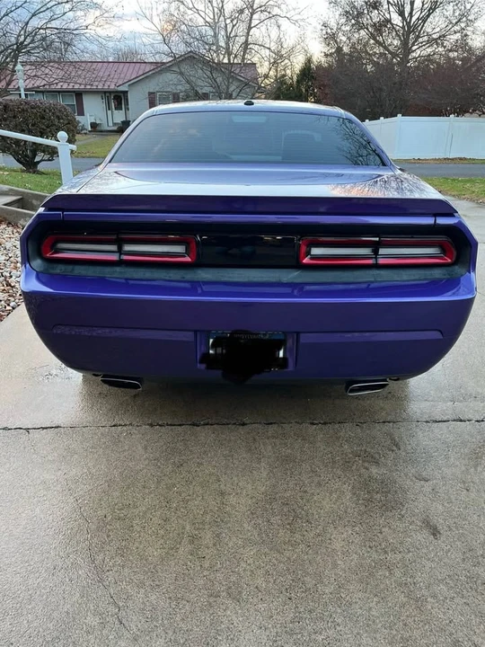 2010 Dodge Challenger 3rd Gen - Image 5 of 10
