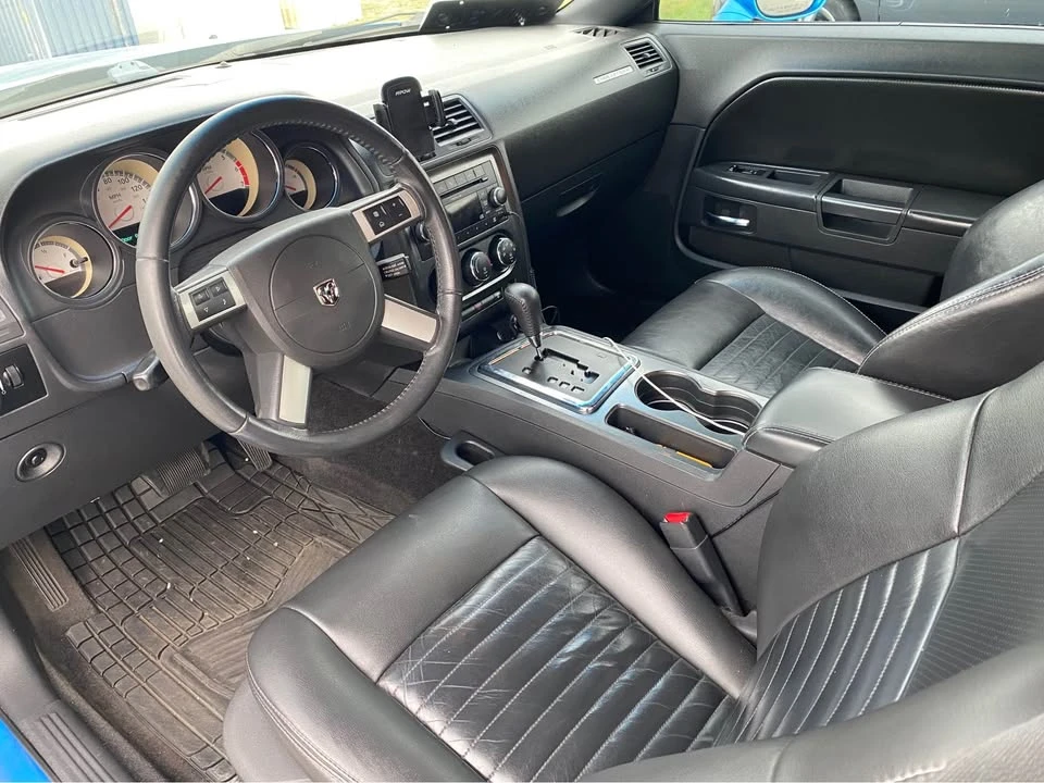 2010 Dodge Challenger 3rd Gen - Image 7 of 8