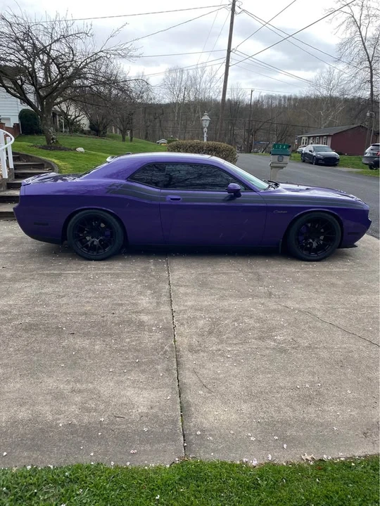 2010 Dodge Challenger 3rd Gen - Image 2 of 10