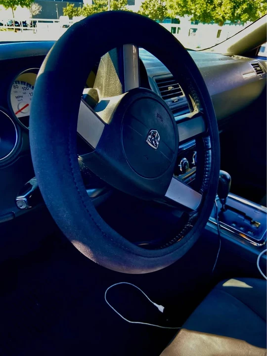 2010 Dodge Challenger 3rd Gen - Image 5 of 19