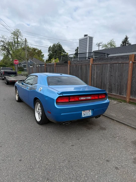 2010 Dodge Challenger 3rd Gen - Image 3 of 12