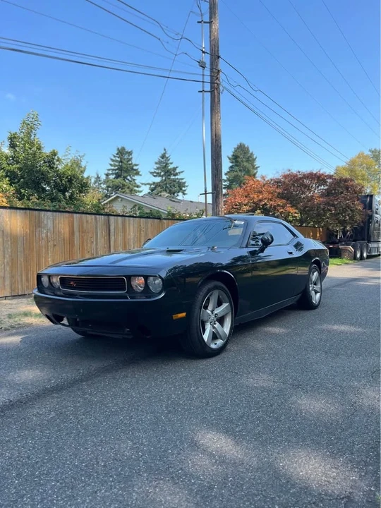 2010 Dodge Challenger 3rd Gen - Image 9 of 10