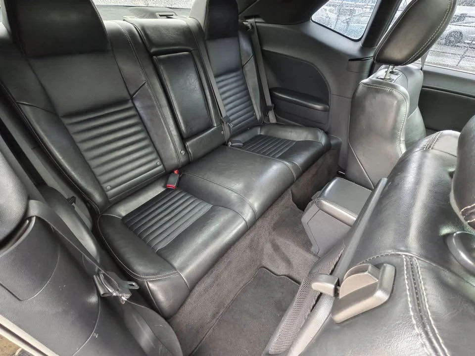 2010 Dodge Challenger 3rd Gen - Image 13 of 17