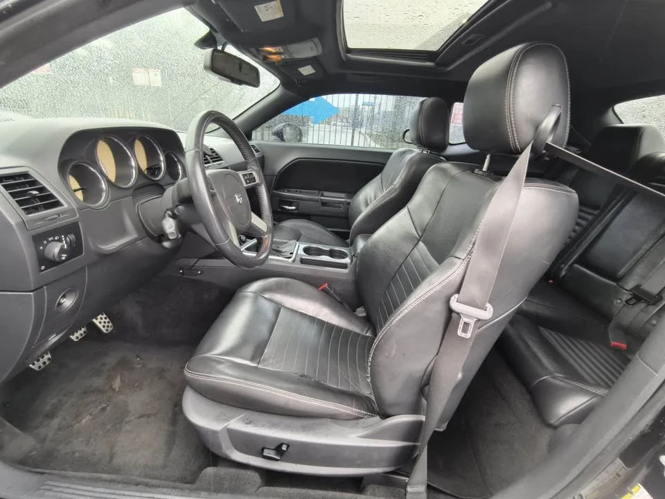 2010 Dodge Challenger 3rd Gen - Image 10 of 17