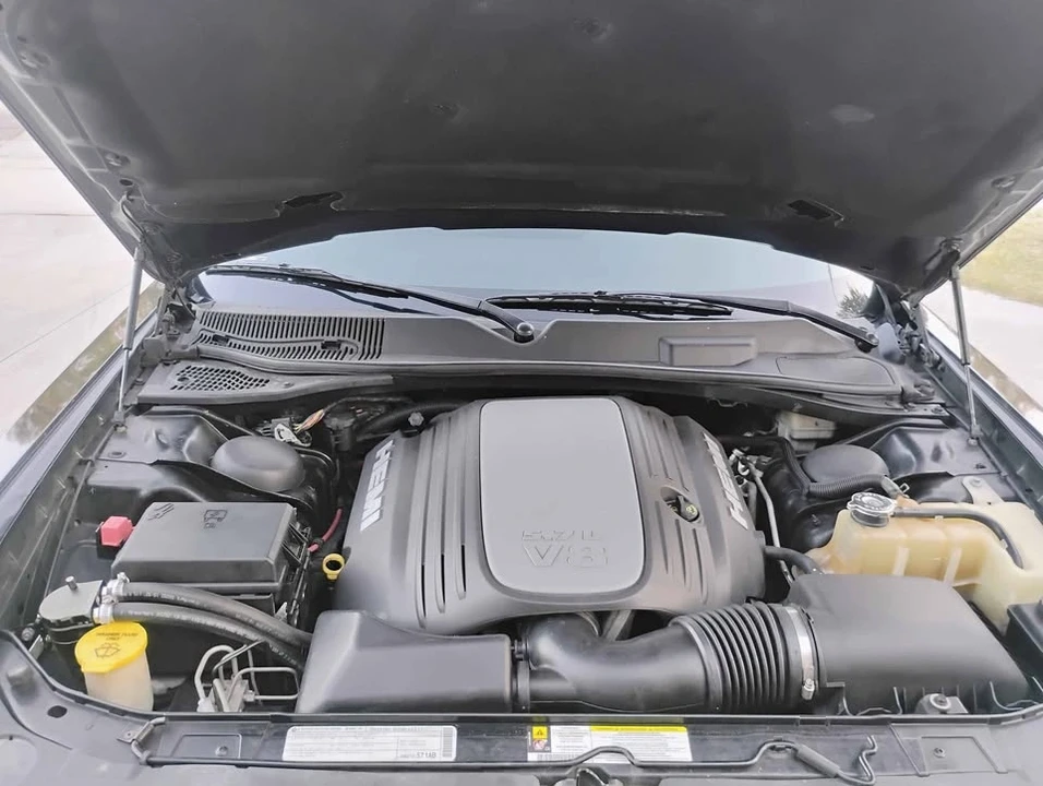 2010 Dodge Challenger 3rd Gen - Image 5 of 7
