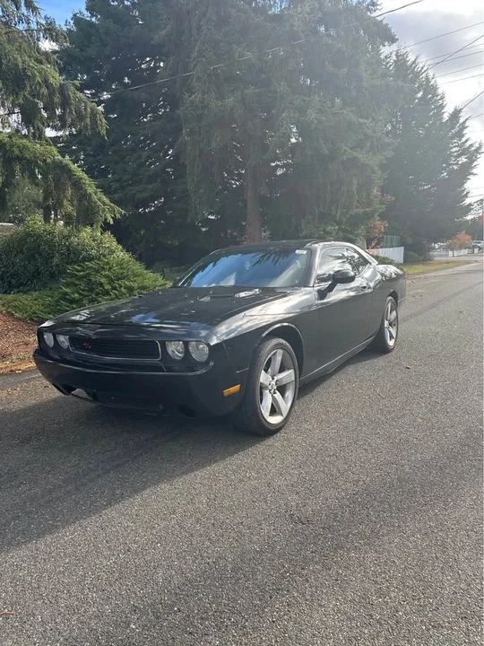 2010 Dodge Challenger 3rd Gen - Image 7 of 17