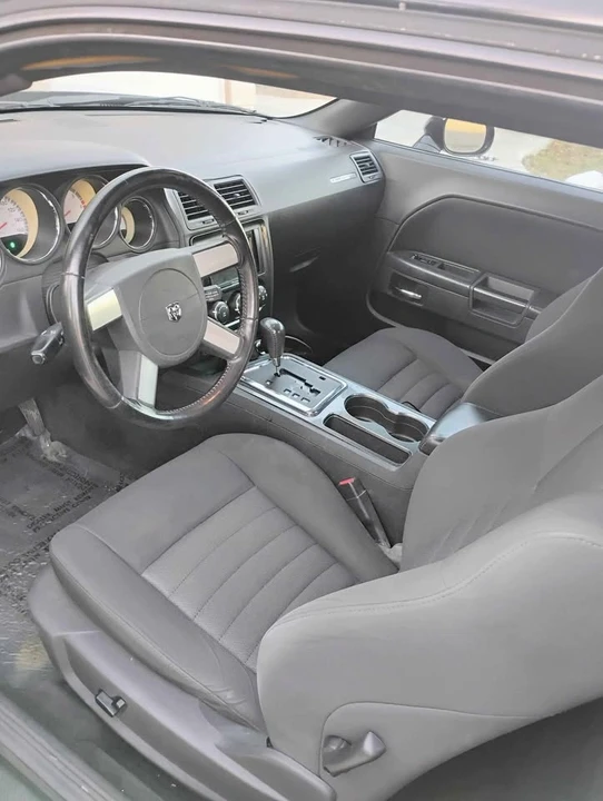 2010 Dodge Challenger 3rd Gen - Image 6 of 7
