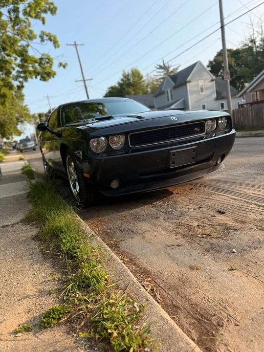 2010 Dodge Challenger 3rd Gen - Image 6 of 8