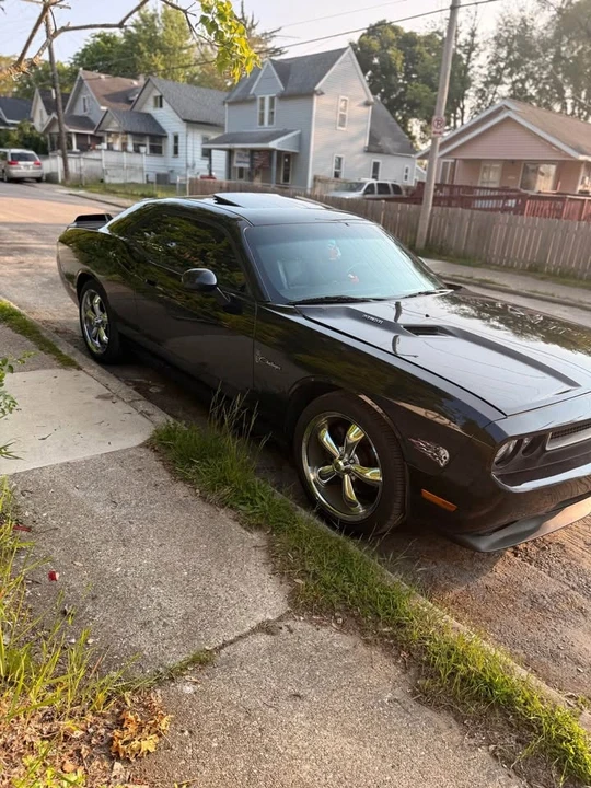 2010 Dodge Challenger 3rd Gen - Image 4 of 8