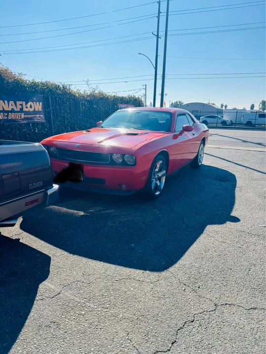 2010 Dodge Challenger 3rd Gen - Image 7 of 9