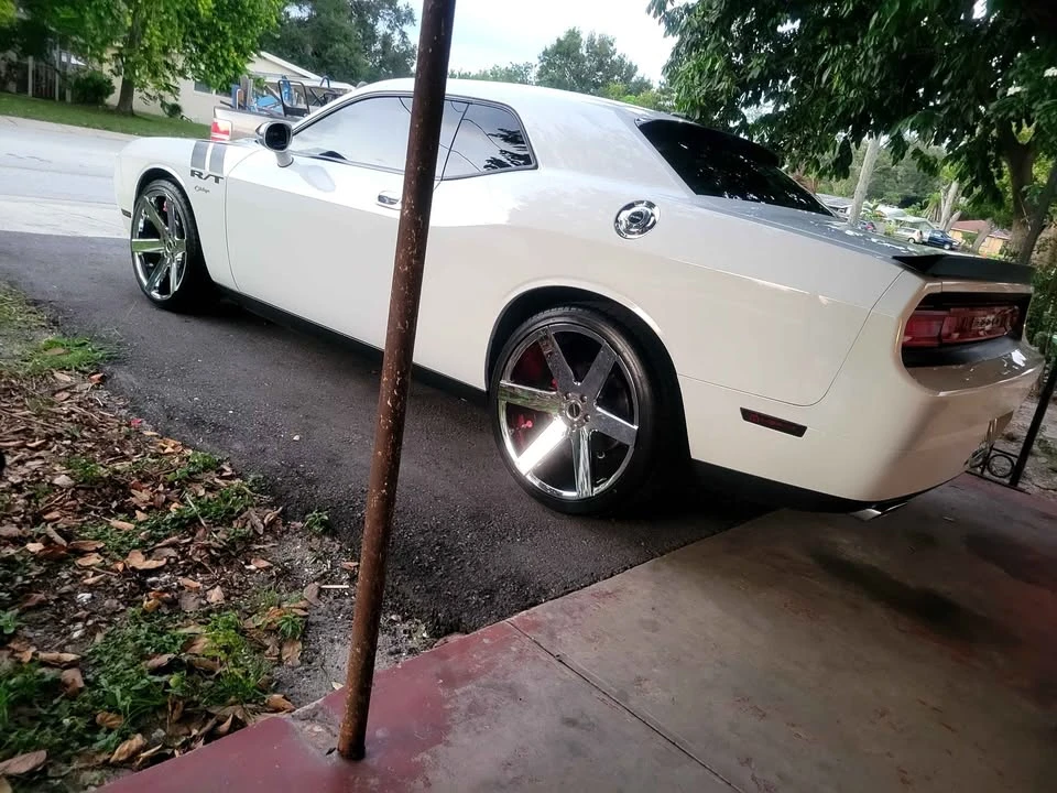 2010 Dodge Challenger 3rd Gen - Image 4 of 8