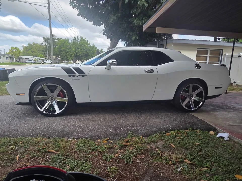 2010 Dodge Challenger 3rd Gen - Image 2 of 8