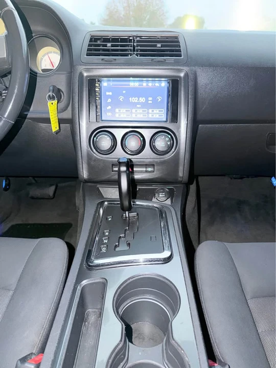 2010 Dodge Challenger 3rd Gen - Image 14 of 16