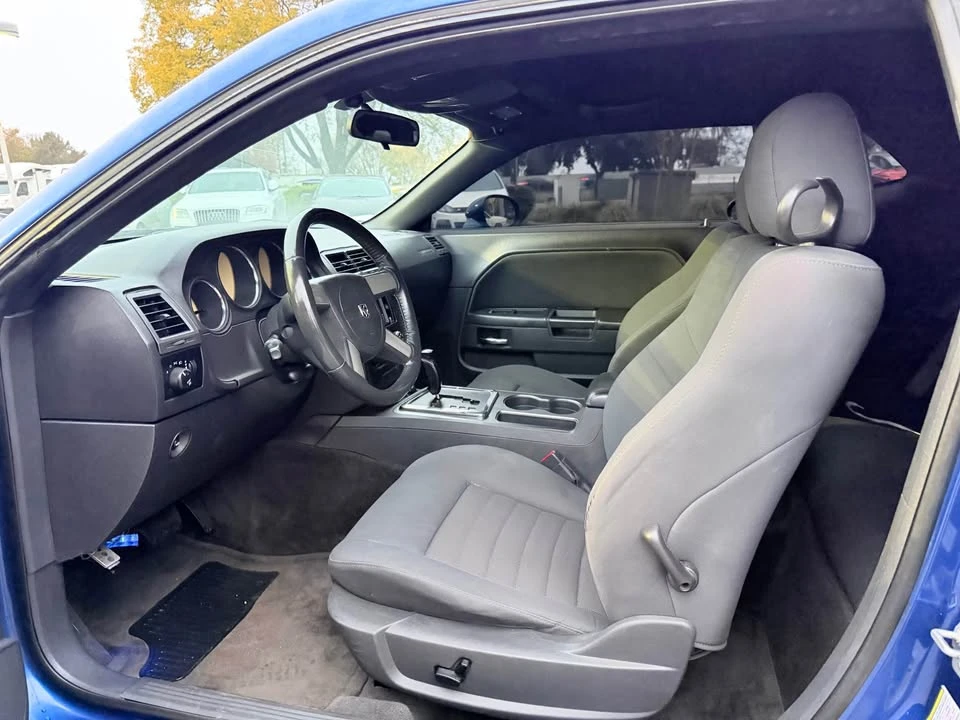 2010 Dodge Challenger 3rd Gen - Image 9 of 16