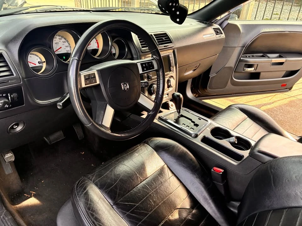 2010 Dodge Challenger 3rd Gen - Image 3 of 15