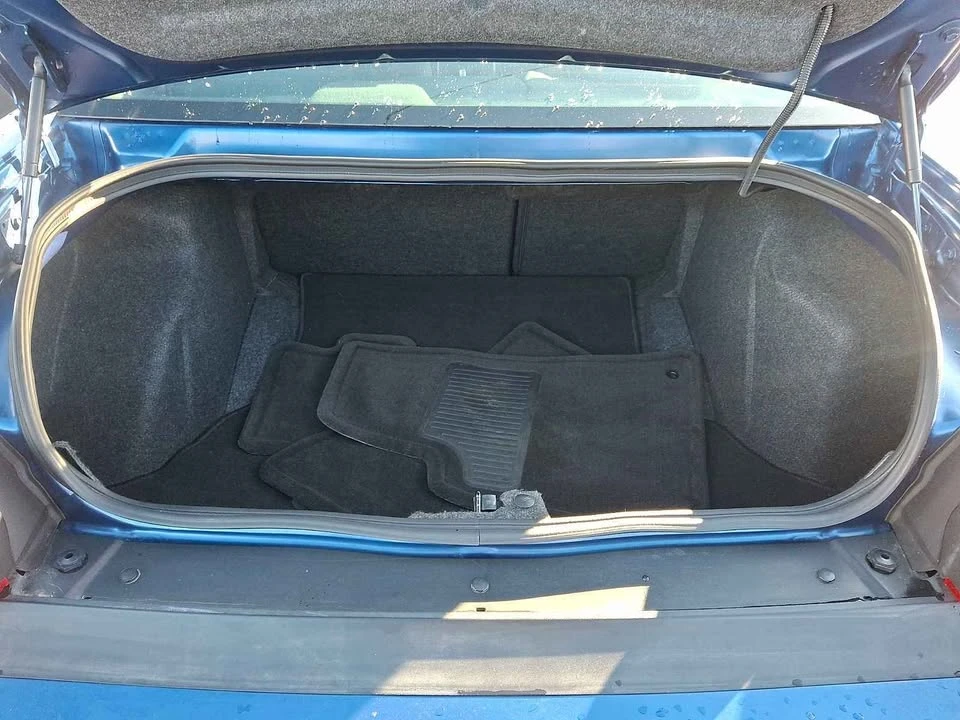 2010 Dodge Challenger 3rd Gen - Image 18 of 19