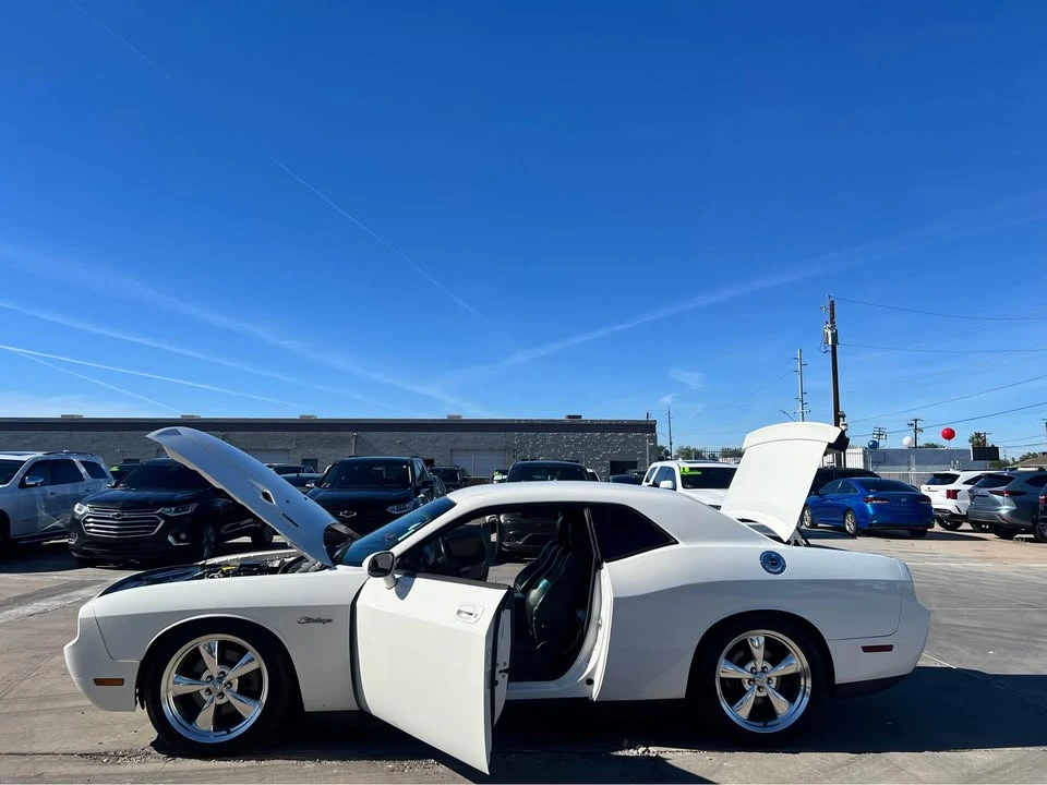 2010 Dodge Challenger 3rd Gen - Image 6 of 14