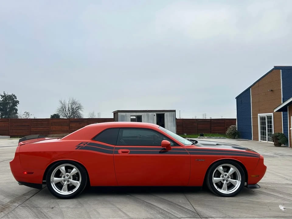 2010 Dodge Challenger 3rd Gen - Image 3 of 9