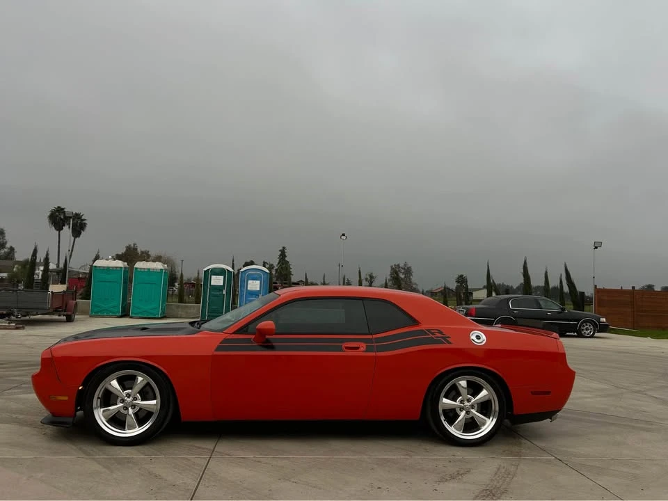 2010 Dodge Challenger 3rd Gen - Image 8 of 9