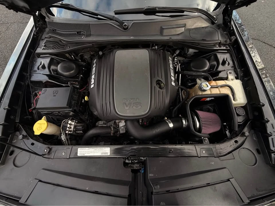 2010 Dodge Challenger 3rd Gen - Image 2 of 4