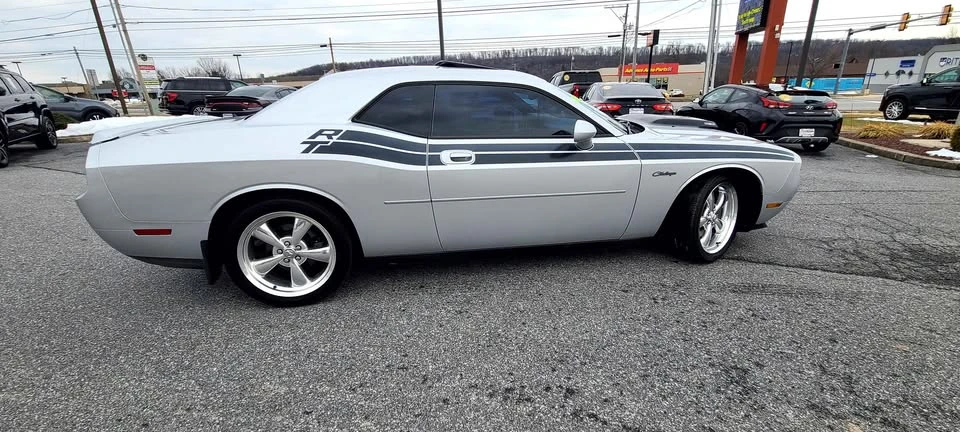 2010 Dodge Challenger 3rd Gen - Image 8 of 9