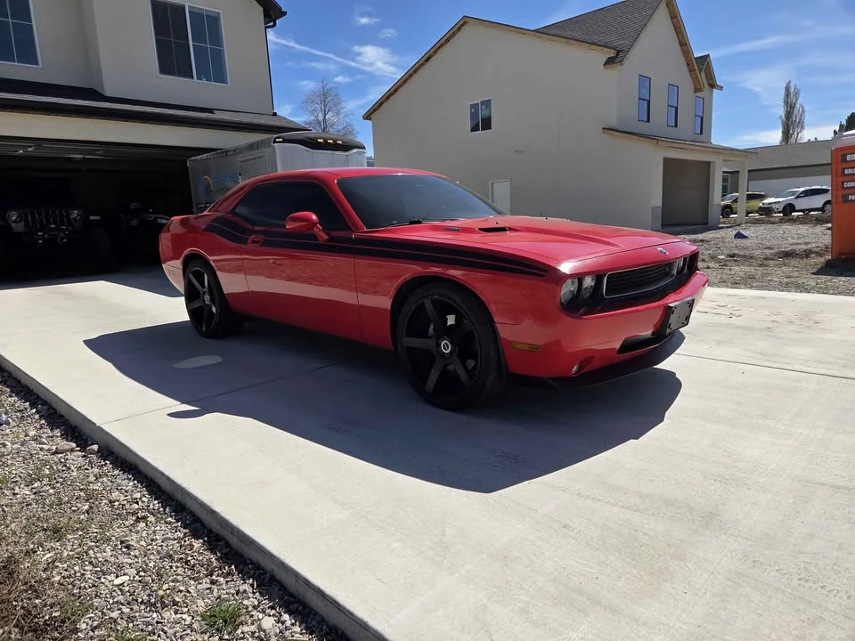 2010 Dodge Challenger 3rd Gen - Image 3 of 11