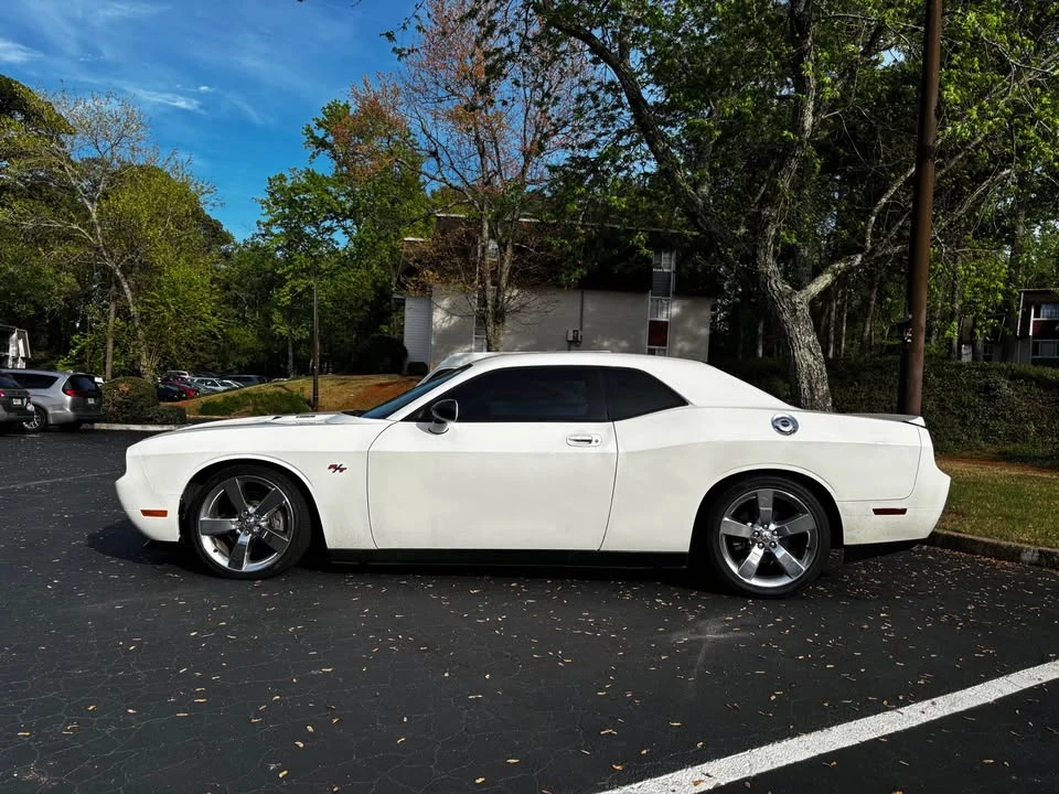 2010 Dodge Challenger 3rd Gen - Image 3 of 11