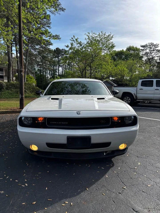 2010 Dodge Challenger 3rd Gen - Image 2 of 11