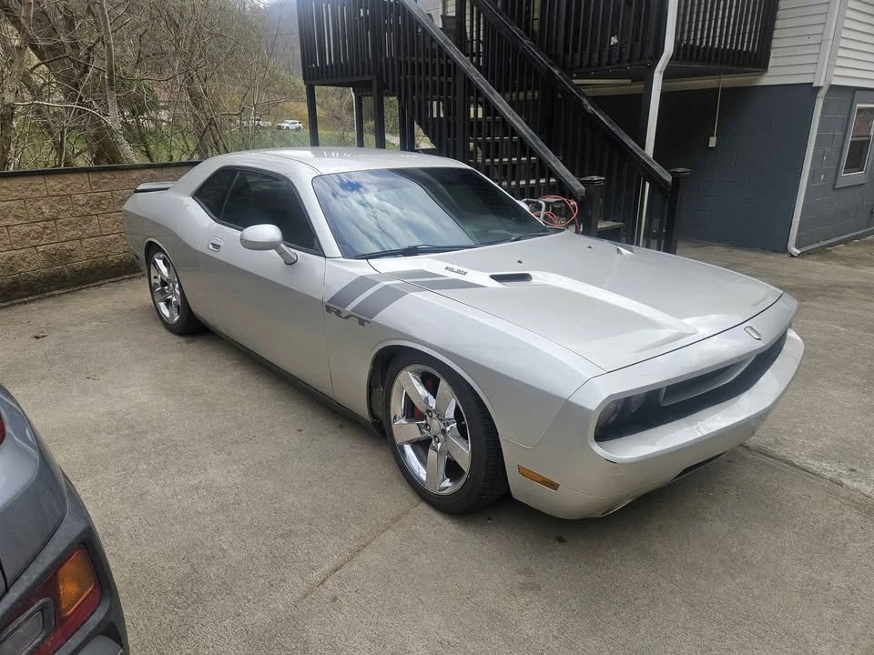 2010 Dodge Challenger 3rd Gen - Image 8 of 9