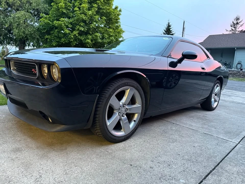 2010 Dodge Challenger 3rd Gen - Image 3 of 8