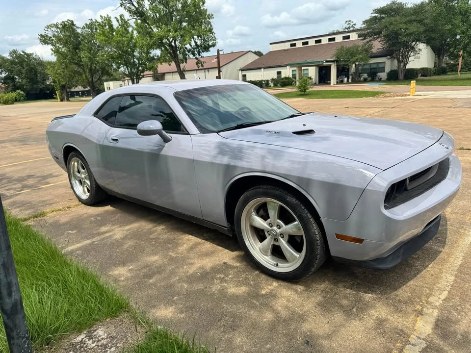 2010 Dodge Challenger 3rd Gen - Image 2 of 7