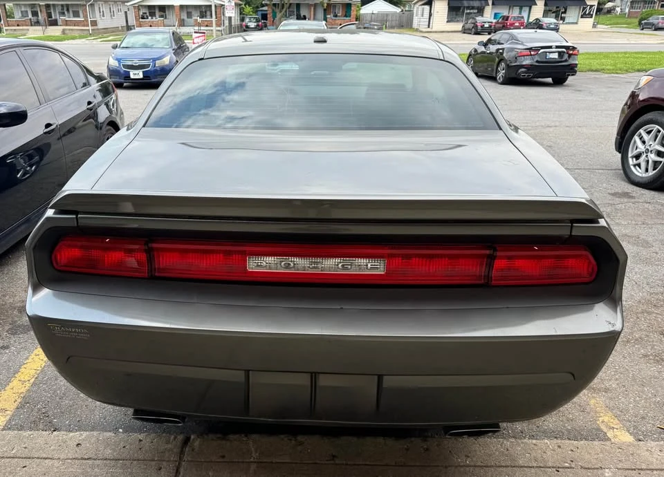 2010 Dodge Challenger 3rd Gen - Image 2 of 8