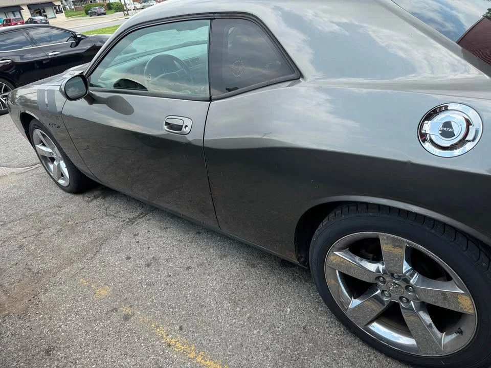2010 Dodge Challenger 3rd Gen - Image 4 of 8