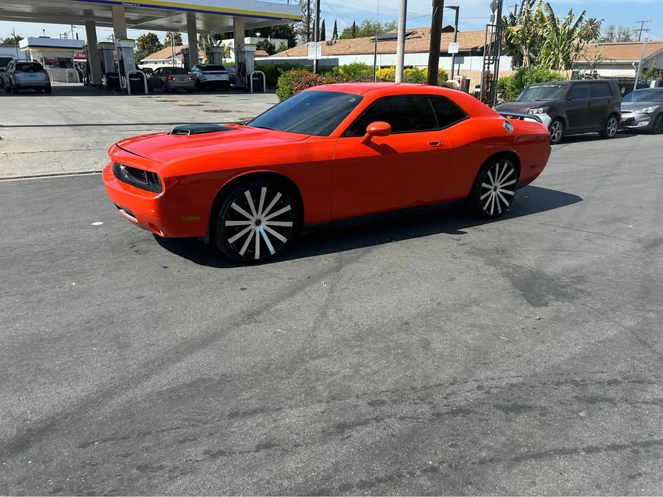 2010 Dodge Challenger 3rd Gen - Image 9 of 10