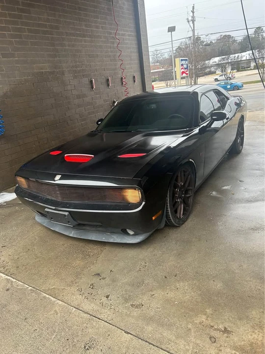2010 Dodge Challenger 3rd Gen - Image 2 of 11