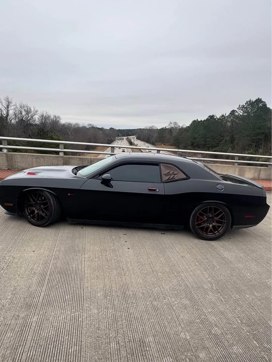 2010 Dodge Challenger 3rd Gen - Image 9 of 11