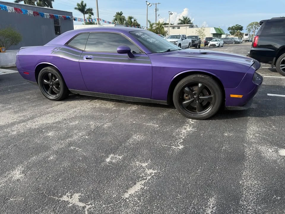 2010 Dodge Challenger 3rd Gen - Image 3 of 9
