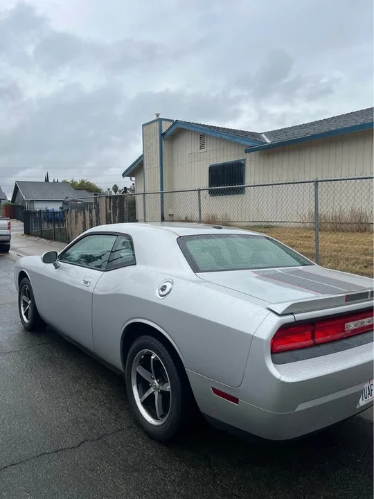 2010 Dodge Challenger 3rd Gen - Image 3 of 5