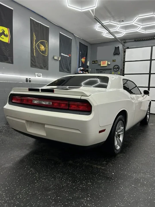 2010 Dodge Challenger 3rd Gen - Image 4 of 9