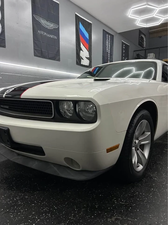 2010 Dodge Challenger 3rd Gen - Image 5 of 9