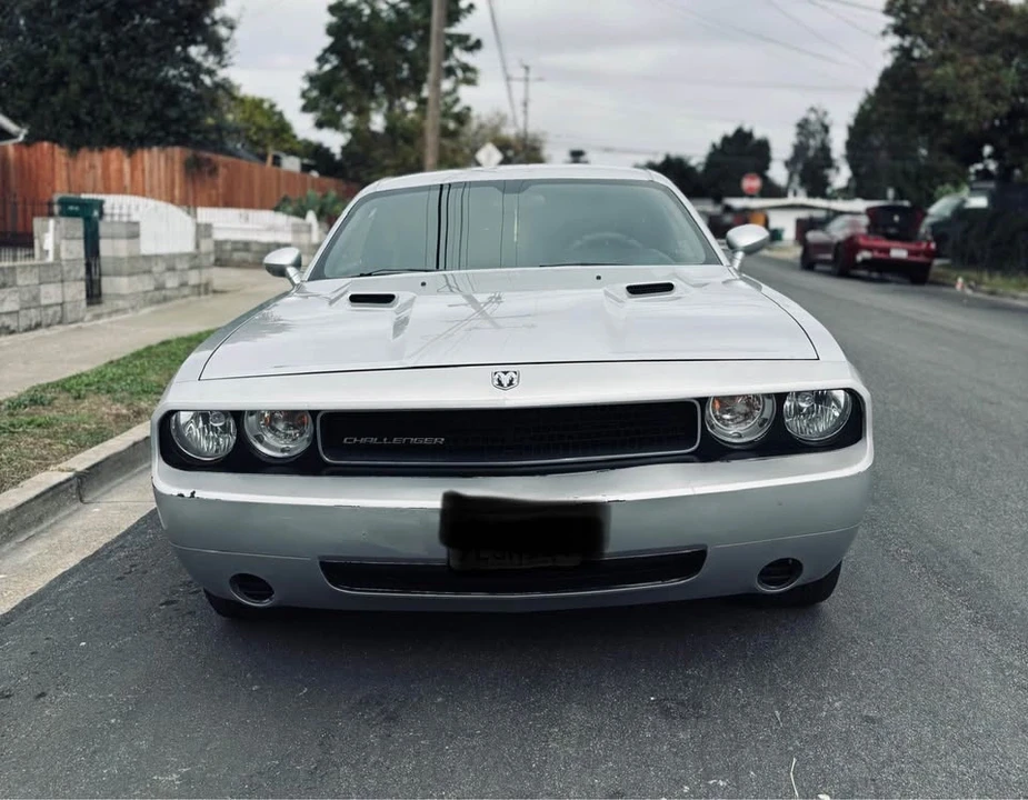 2010 Dodge Challenger 3rd Gen - Image 12 of 15
