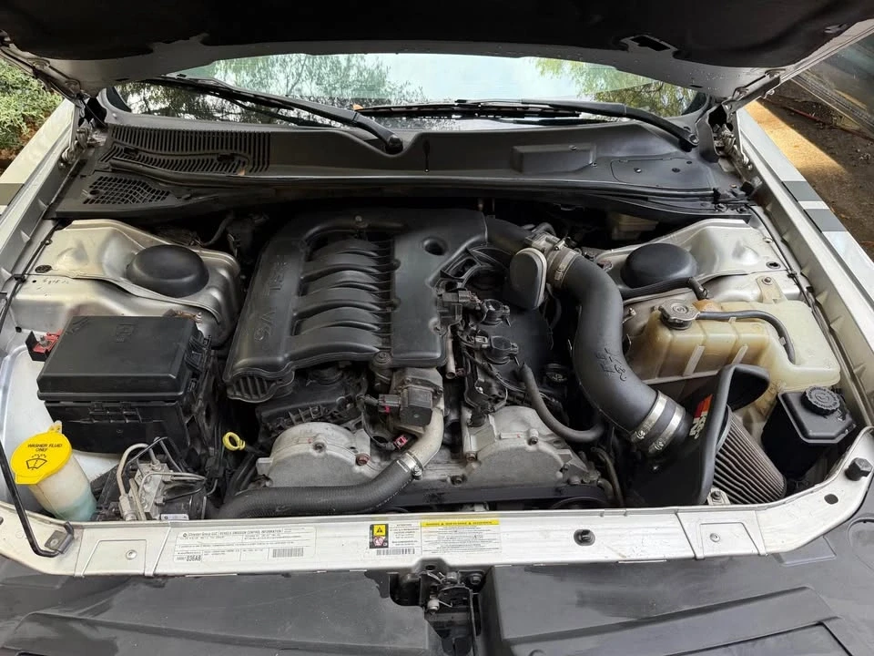 2010 Dodge Challenger 3rd Gen - Image 6 of 13