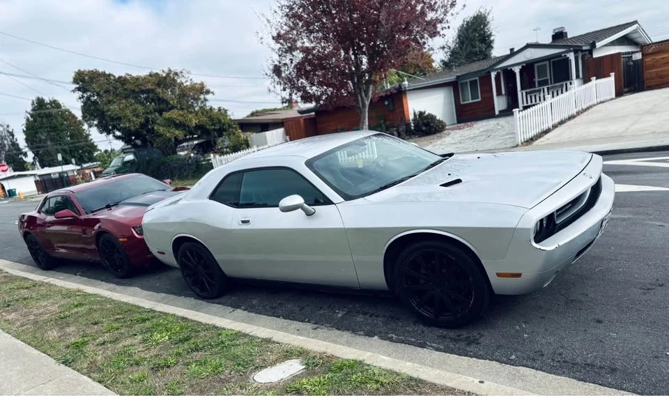 2010 Dodge Challenger 3rd Gen - Image 2 of 15