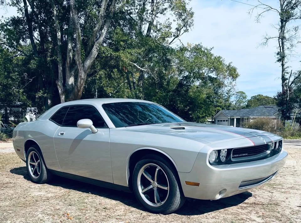 2010 Dodge Challenger 3rd Gen - Image 3 of 12