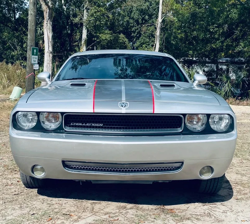 2010 Dodge Challenger 3rd Gen - Image 4 of 12