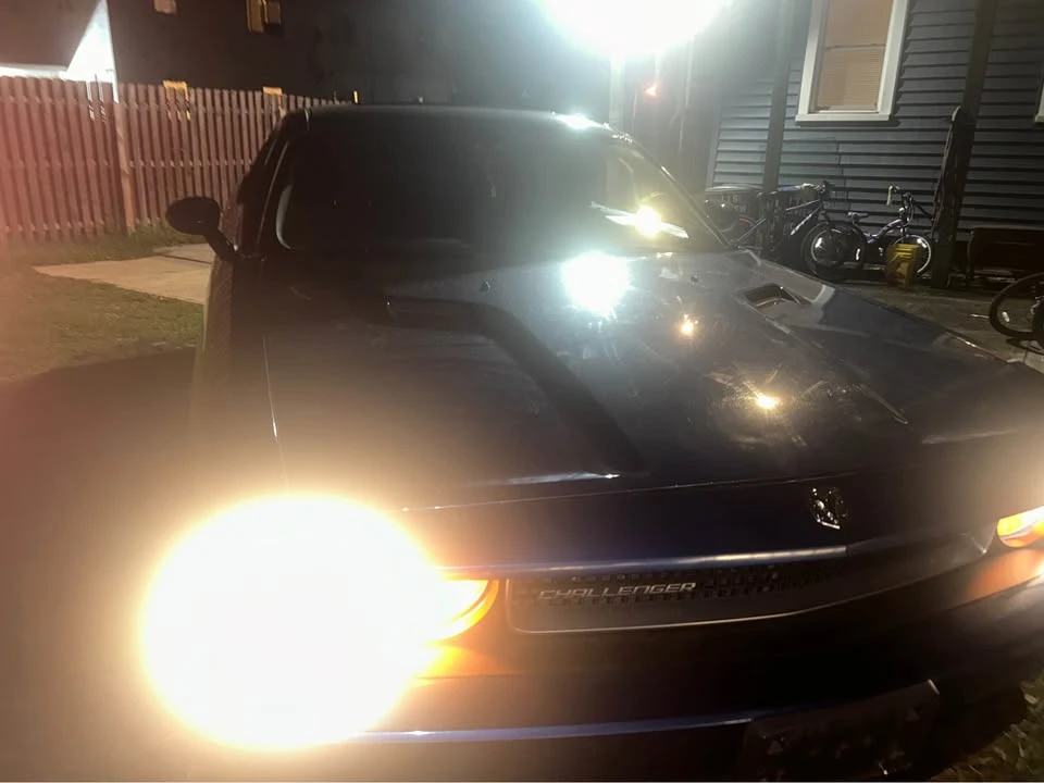 2010 Dodge Challenger 3rd Gen - Image 4 of 5