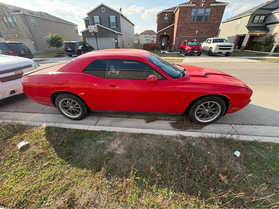 2010 Dodge Challenger 3rd Gen - Image 4 of 6