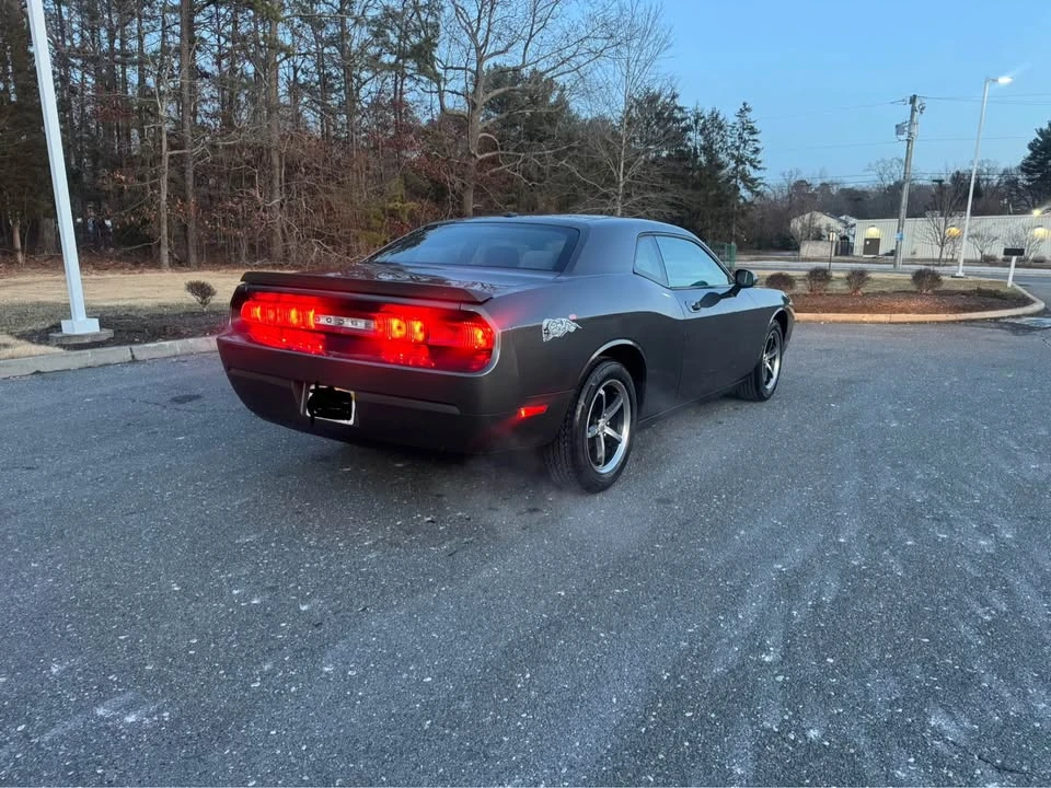 2010 Dodge Challenger 3rd Gen - Image 10 of 11