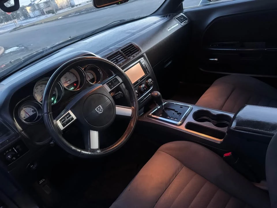 2010 Dodge Challenger 3rd Gen - Image 6 of 11