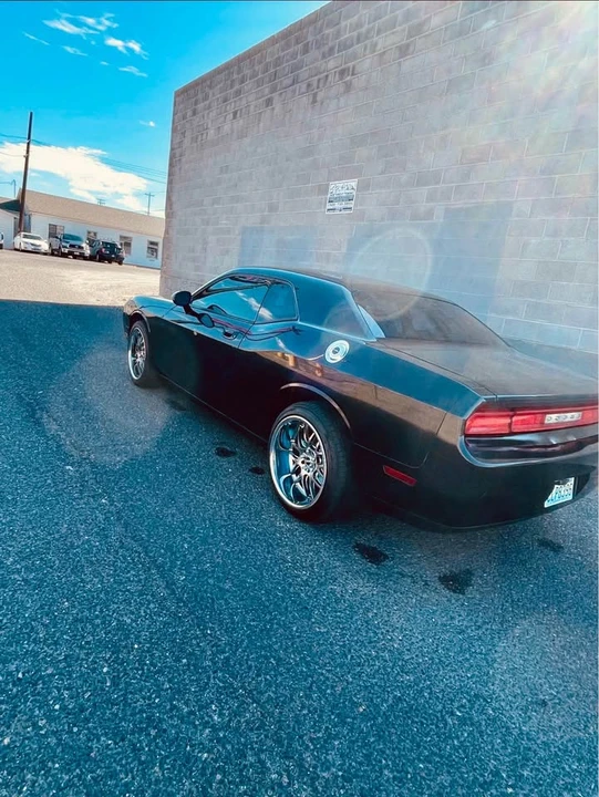 2010 Dodge Challenger 3rd Gen - Image 2 of 6